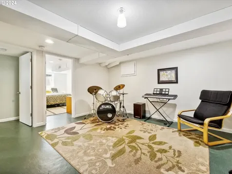 375 E Dartmouth Street Gladstone OR 97027
