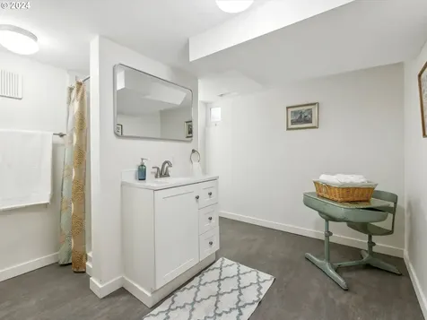 375 E Dartmouth Street Gladstone OR 97027
