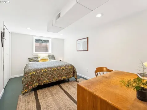 375 E Dartmouth Street Gladstone OR 97027