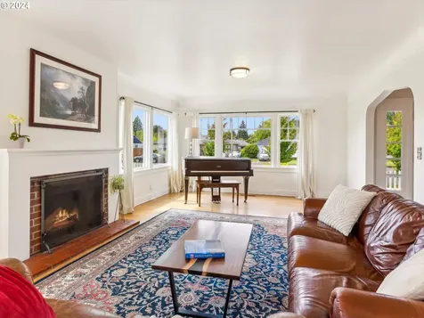 375 E Dartmouth Street Gladstone OR 97027