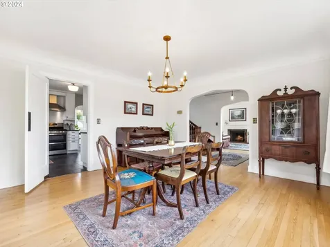 375 E Dartmouth Street Gladstone OR 97027