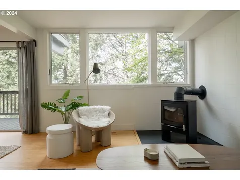 6767 Se Thorburn Street Portland OR 97215