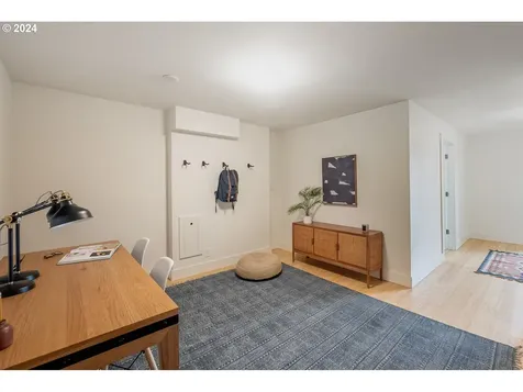 6767 Se Thorburn Street Portland OR 97215