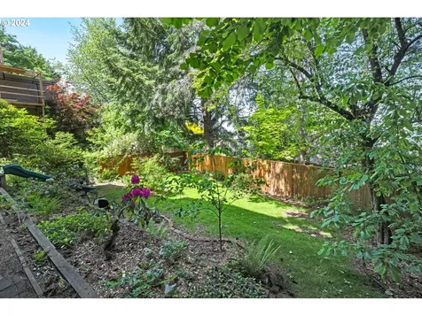 6767 Se Thorburn Street Portland OR 97215