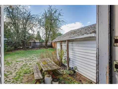 8244 NE Multnomah Street Portland OR 97220