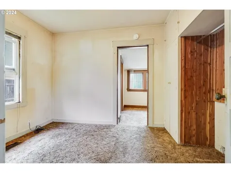 8244 NE Multnomah Street Portland OR 97220