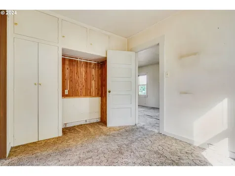 8244 NE Multnomah Street Portland OR 97220