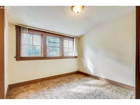 8244 NE Multnomah Street Portland OR 97220