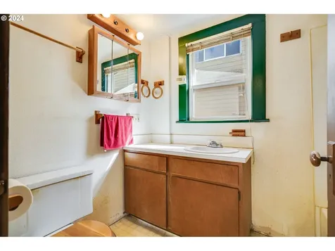 8244 NE Multnomah Street Portland OR 97220