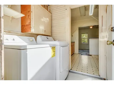 8244 NE Multnomah Street Portland OR 97220