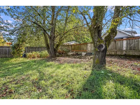 8244 NE Multnomah Street Portland OR 97220