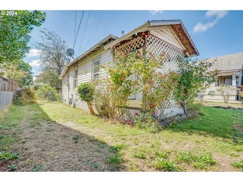 8244 NE Multnomah Street Portland OR 97220