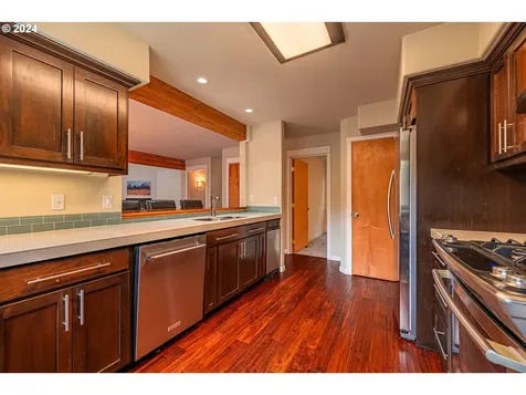 1671 E 43rd Avenue Eugene OR 97405