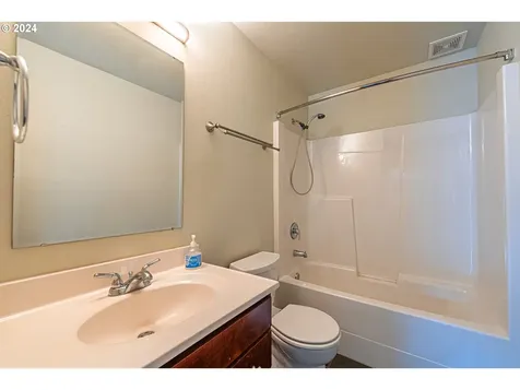 1671 E 43rd Avenue Eugene OR 97405