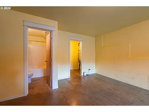 1671 E 43rd Avenue Eugene OR 97405