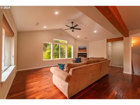 1671 E 43rd Avenue Eugene OR 97405