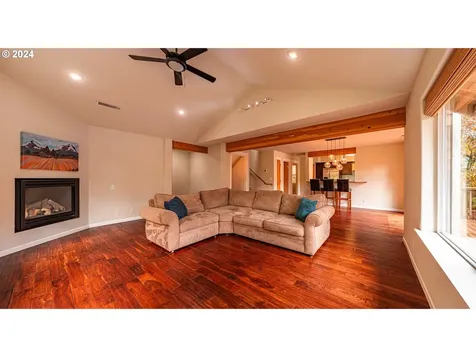 1671 E 43rd Avenue Eugene OR 97405