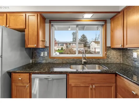 14221 NE Rose Parkway Portland OR 97230