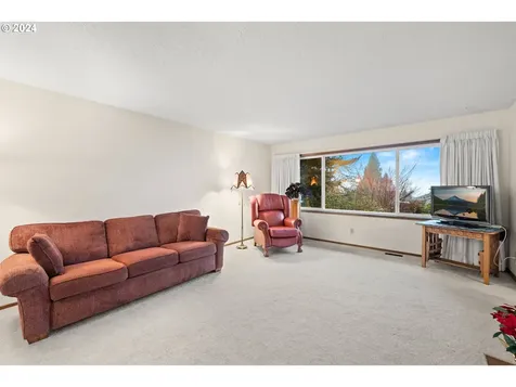 14221 NE Rose Parkway Portland OR 97230