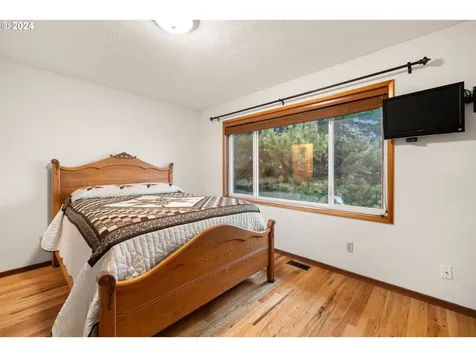 14221 NE Rose Parkway Portland OR 97230