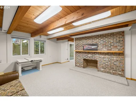 14221 NE Rose Parkway Portland OR 97230