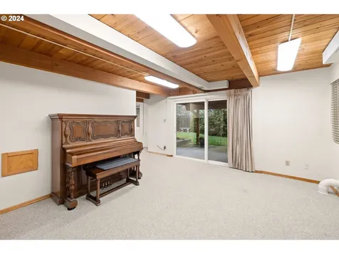 14221 NE Rose Parkway Portland OR 97230