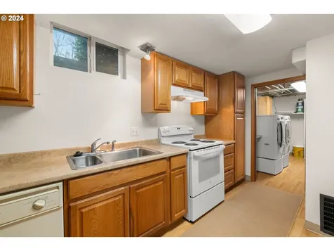 14221 NE Rose Parkway Portland OR 97230