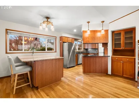 14221 NE Rose Parkway Portland OR 97230