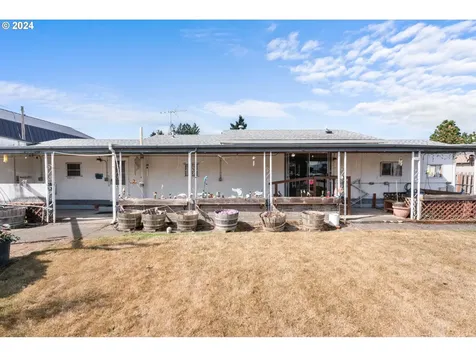 300 Ridings Avenue Molalla OR 97038