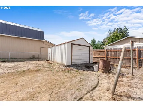 300 Ridings Avenue Molalla OR 97038