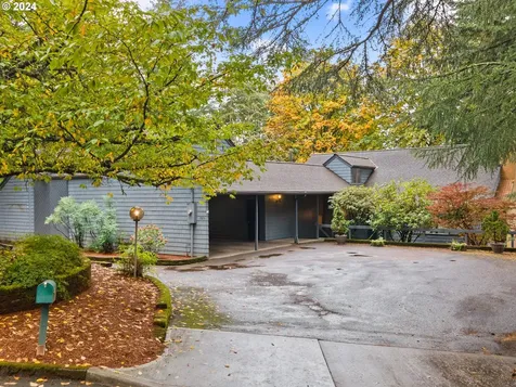 885 SW 84th Court Portland OR 97225