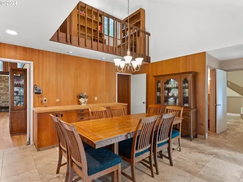 885 SW 84th Court Portland OR 97225