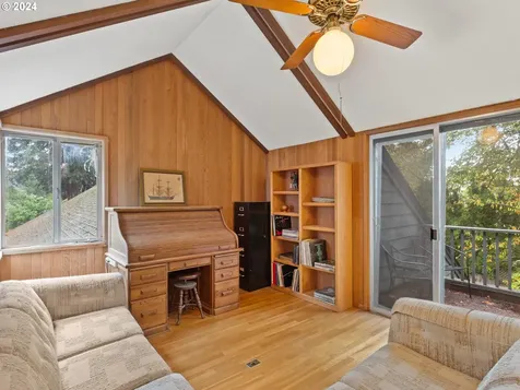 885 SW 84th Court Portland OR 97225