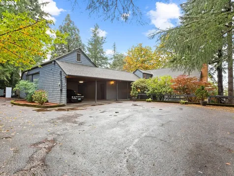 885 SW 84th Court Portland OR 97225