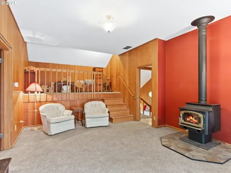 885 SW 84th Court Portland OR 97225