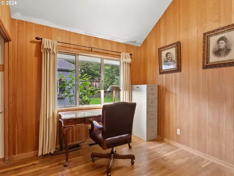 885 SW 84th Court Portland OR 97225