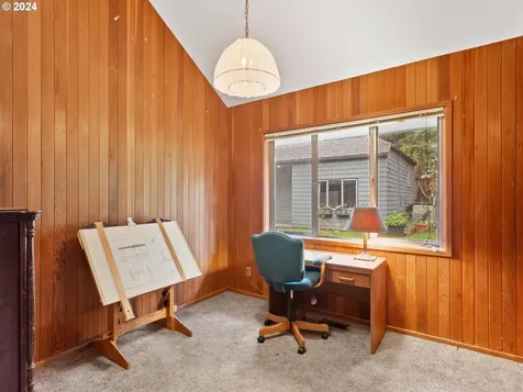 885 SW 84th Court Portland OR 97225