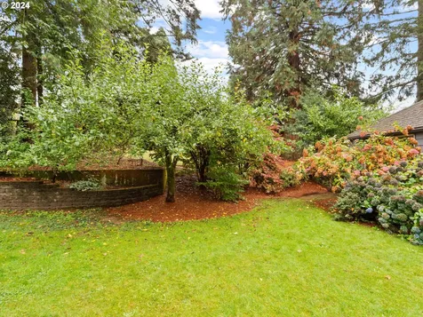 885 SW 84th Court Portland OR 97225