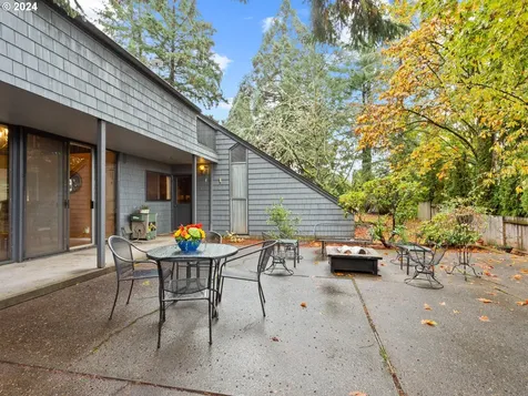 885 SW 84th Court Portland OR 97225