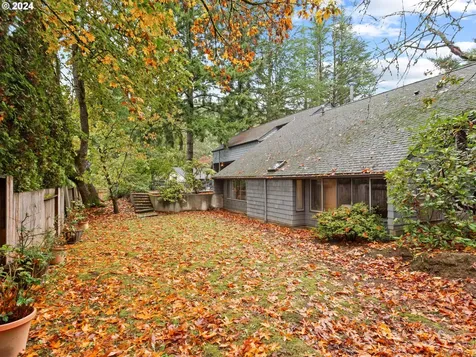 885 SW 84th Court Portland OR 97225