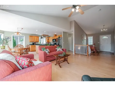 4050 Mandy Avenue SE Salem OR 97302