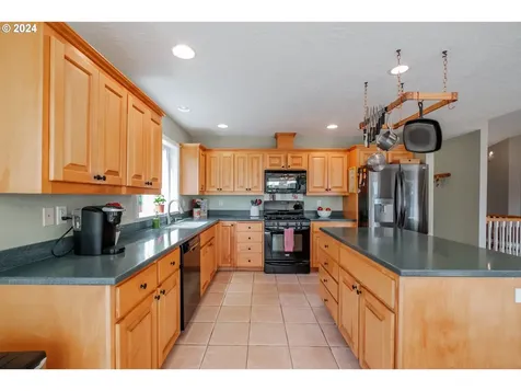 4050 Mandy Avenue SE Salem OR 97302