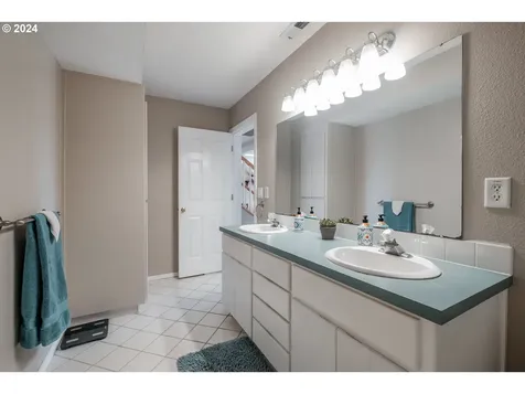 4050 Mandy Avenue SE Salem OR 97302