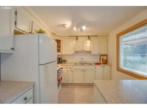 1941 Ne Birch Street Camas WA 98607