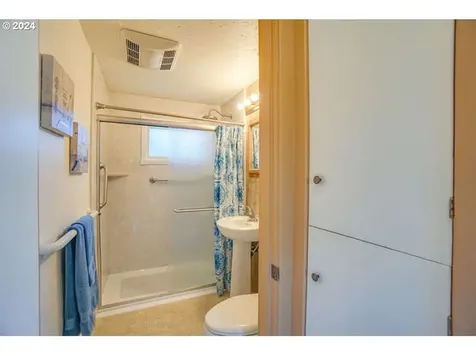1941 Ne Birch Street Camas WA 98607