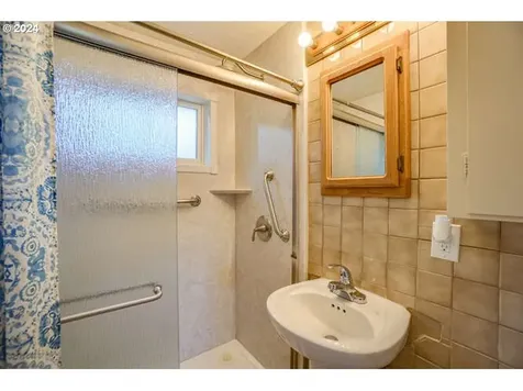 1941 Ne Birch Street Camas WA 98607