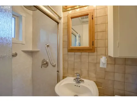 1941 Ne Birch Street Camas WA 98607