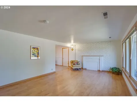 1941 Ne Birch Street Camas WA 98607