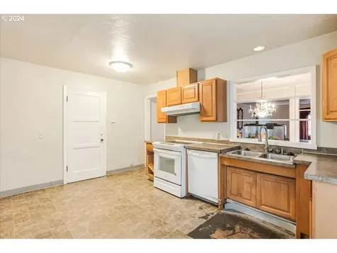 5440 NE 35th Avenue Portland OR 97211
