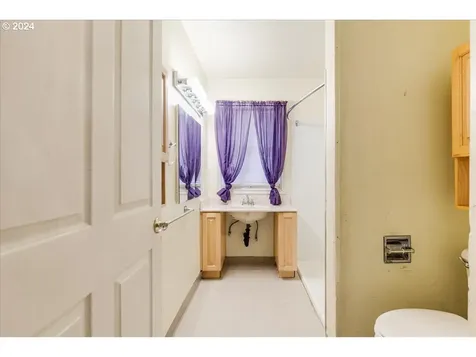 5440 NE 35th Avenue Portland OR 97211